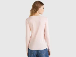 Long sleeve t-shirt with V-neck