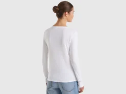 Long sleeve white t-shirt in 100% cotton