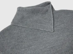 Long vest with high neck