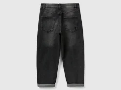 loose fit jeans