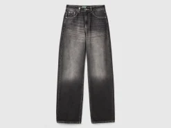 Loose fit jeans