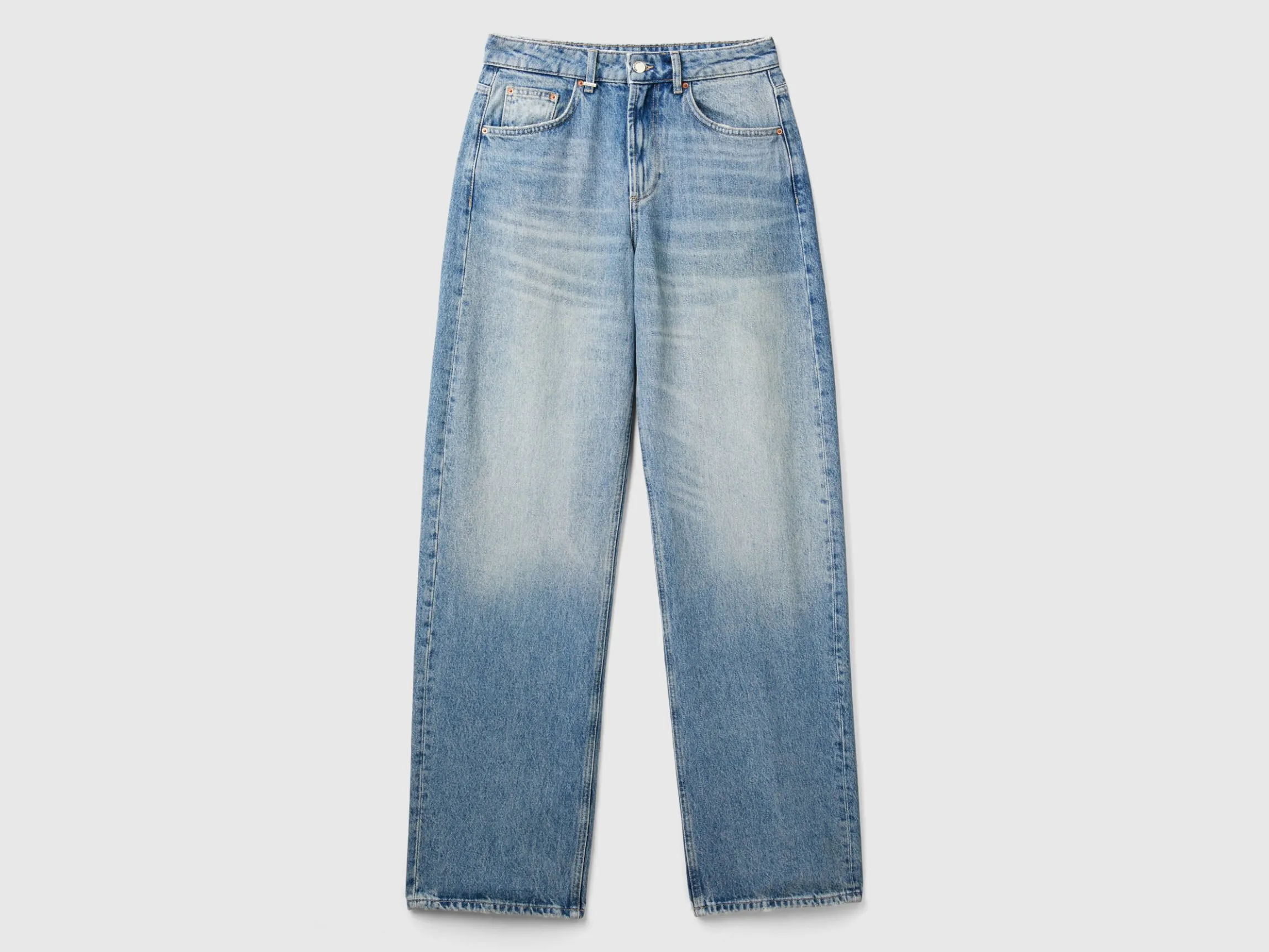 Loose fit jeans