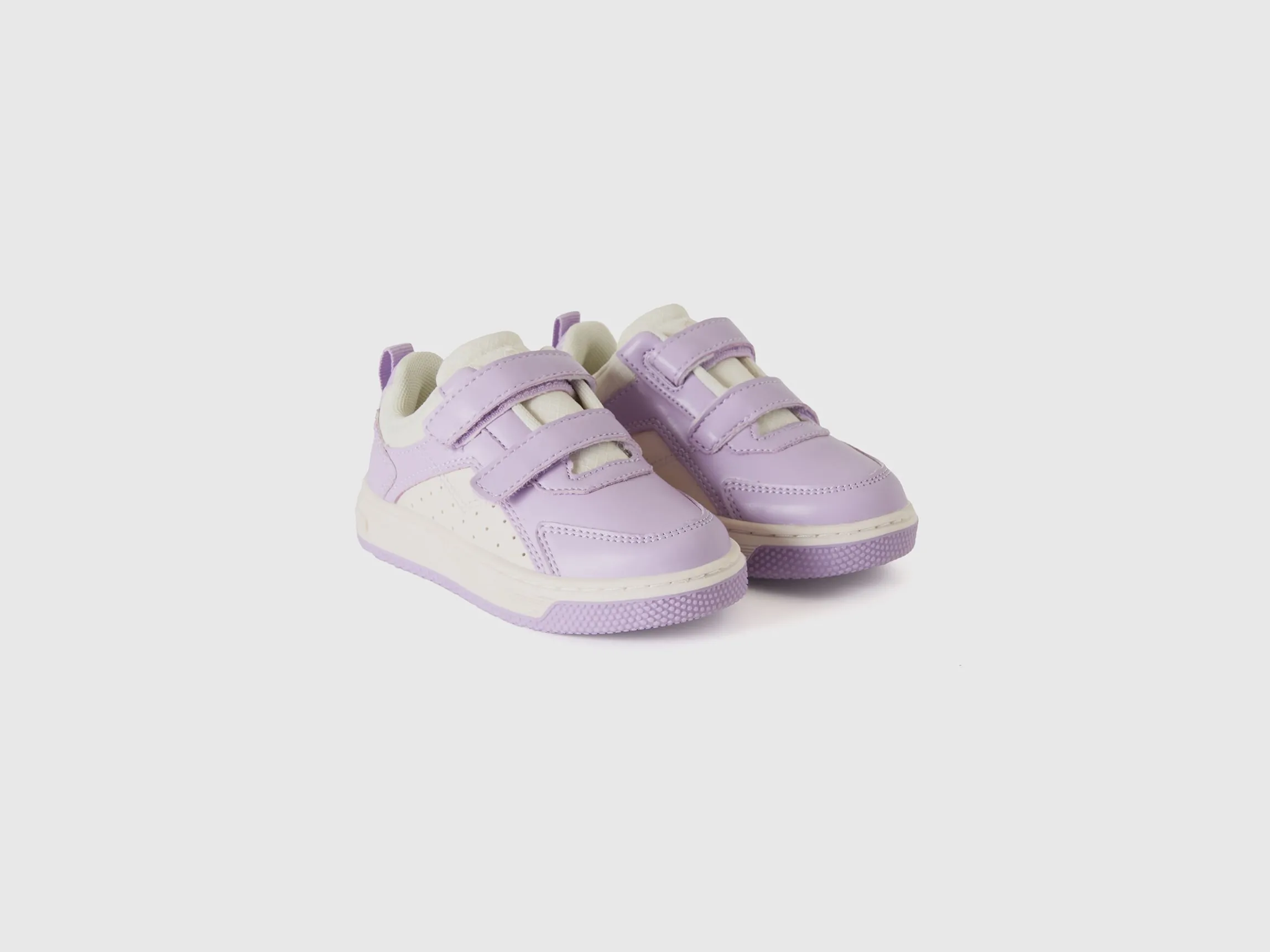 Low-top sneakers in imitation leather