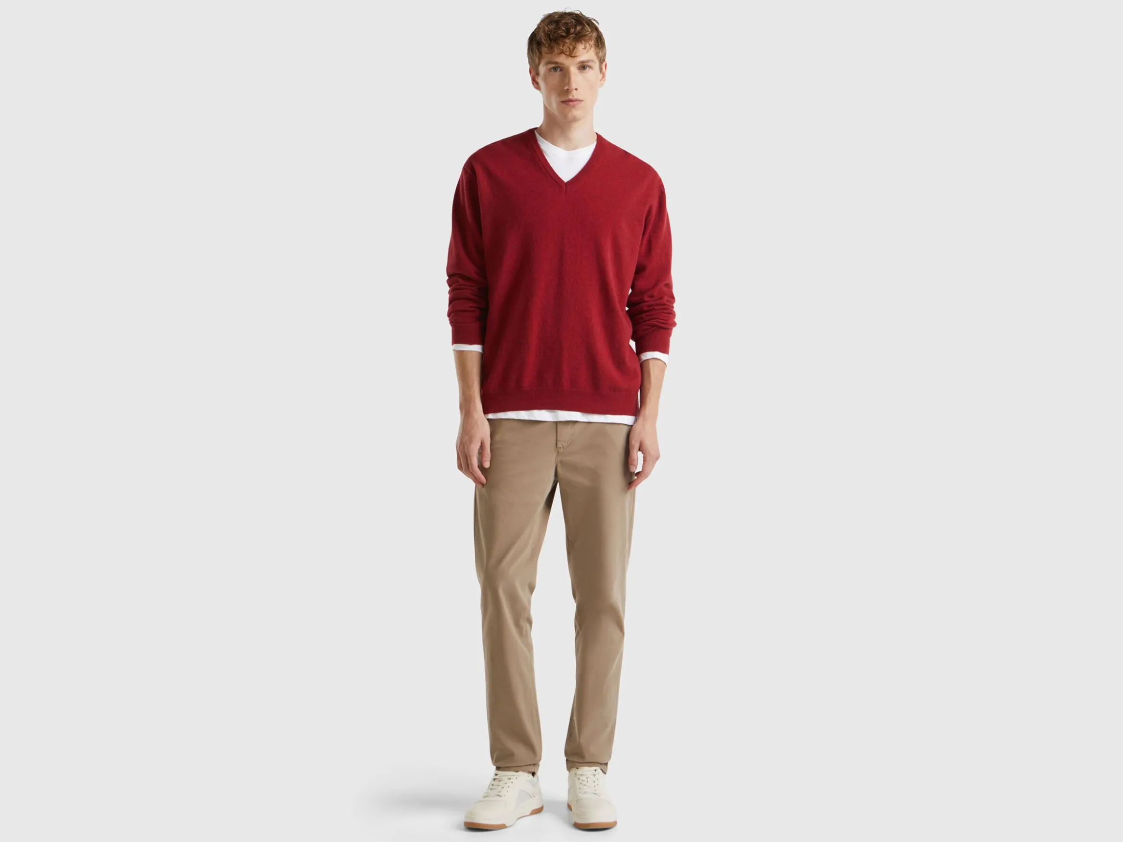 Marl red V-neck sweater in pure Merino wool
