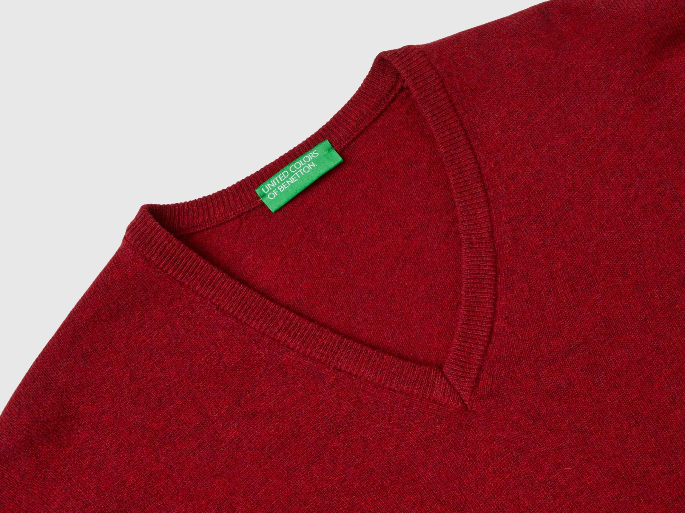 Marl red V-neck sweater in pure Merino wool