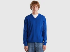 Midnight blue V-neck sweater in pure Merino wool