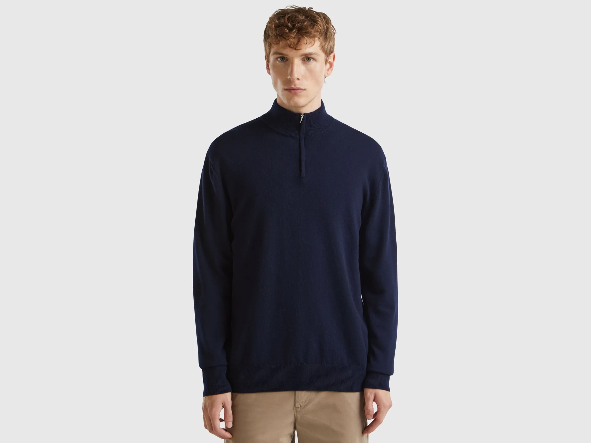 Midnight blue zip-up sweater in 100% Merino wool