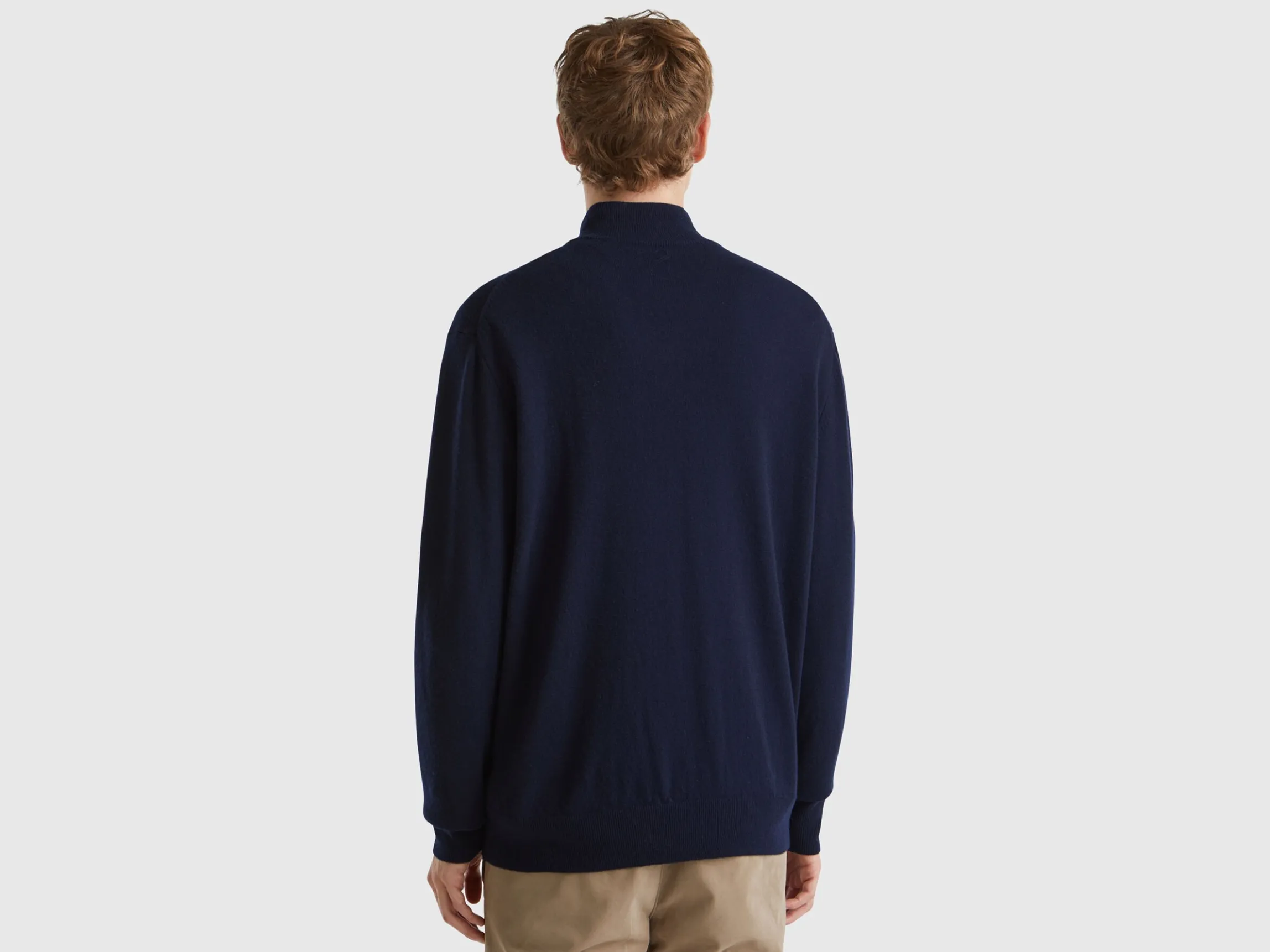 Midnight blue zip-up sweater in 100% Merino wool