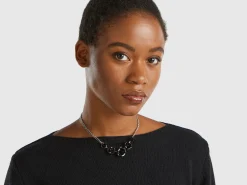 Necklace with roses