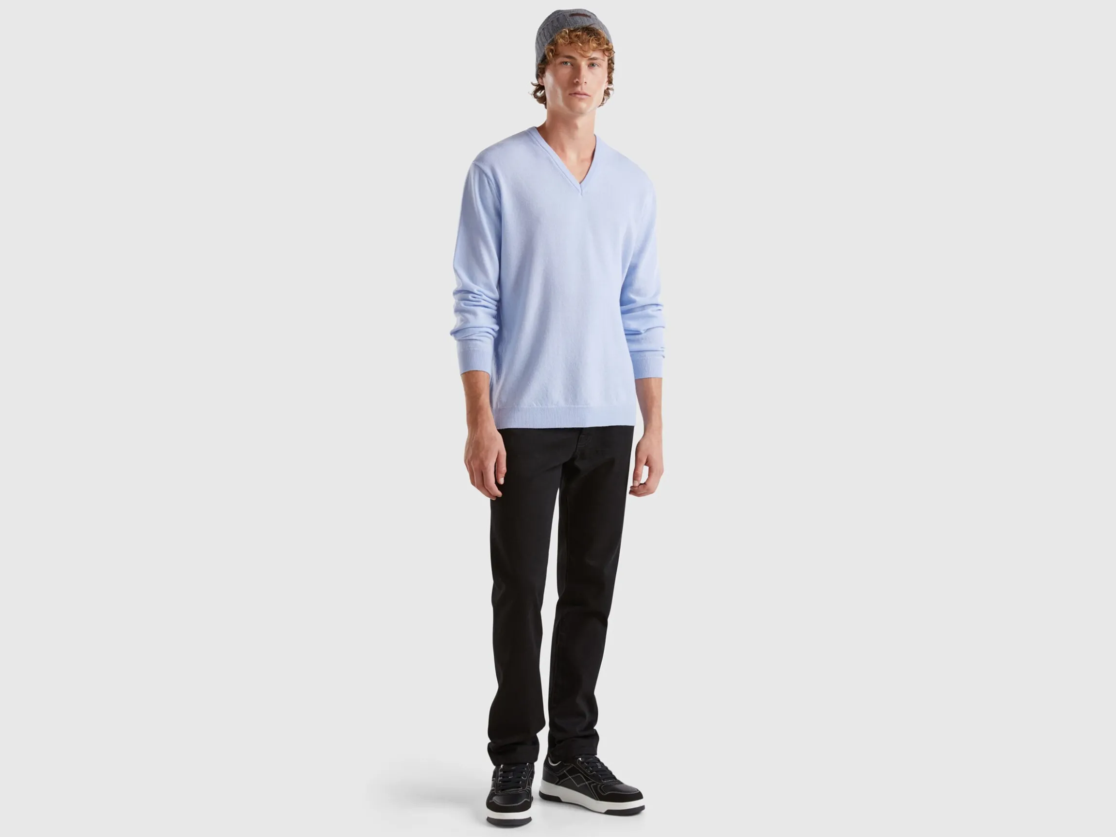 Ocean blue V-neck sweater pure Merino wool