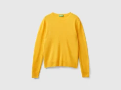 Ochre yellow crew neck sweater in pure Merino wool