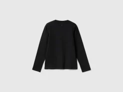 Organic cotton t-shirt with sequins