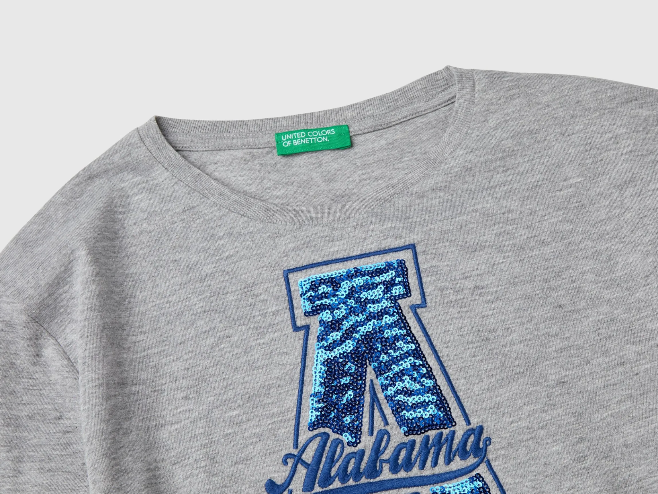 Organic cotton t-shirt with sequins