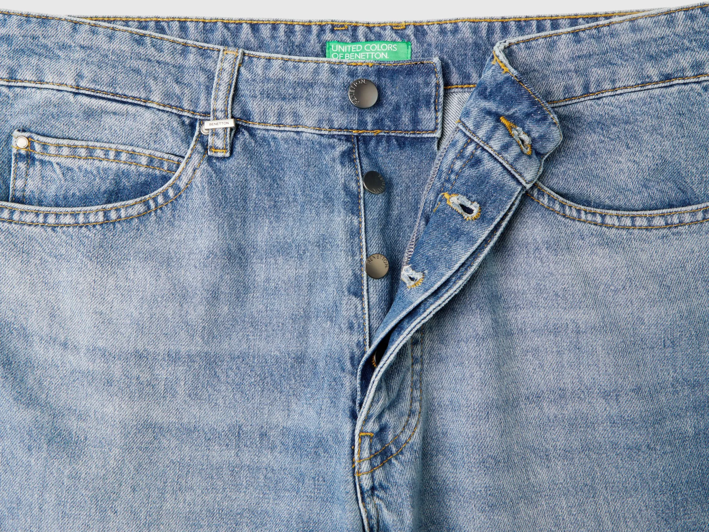 Oversized fit jeans