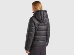 Padded puffer jacket with recycled wadding
