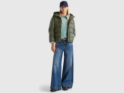 Padded puffer jacket with recycled wadding