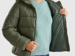 Padded puffer jacket with recycled wadding