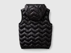 Padded vest in 3D wadding with hood