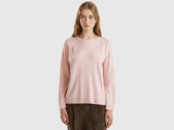 Pastel pink crew neck sweater in wool and cashmere blend