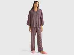 Patterned pyjamas in pure viscose