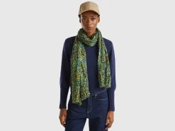 Patterned scarf in viscose