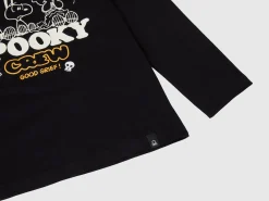 ©Peanuts t-shirt with glow-in-the-dark print