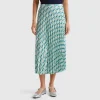 Pleated skirt with geometric pattern