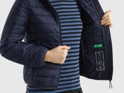 Puffer jacket with recycled wadding