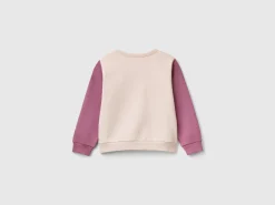 Pullover sweatshirt with glittery print