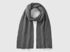 Pure virgin wool scarf