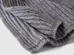 Pure virgin wool scarf