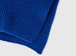 Pure virgin wool scarf