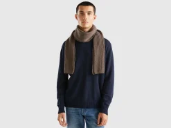 Pure virgin wool scarf