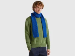 Pure virgin wool scarf
