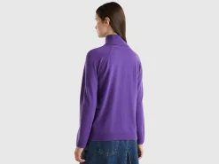 Purple turtleneck in wool and cashmere blend