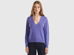 Purple V-neck sweater in pure Merino wool