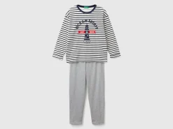 Pyjamas in striped knit