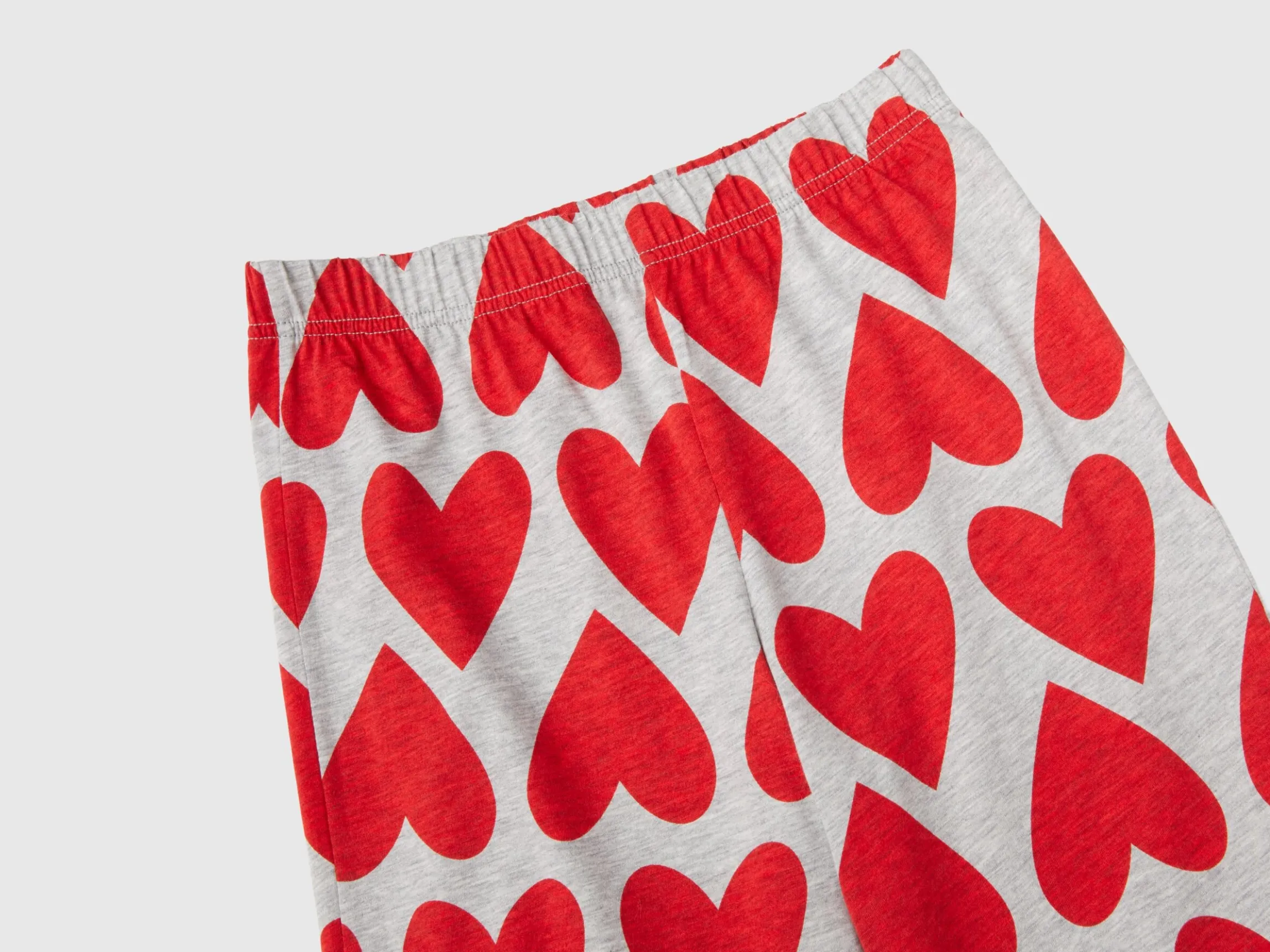 Pyjamas with heart print
