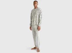 Pyjamas with penguin print