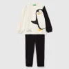 Pyjamas with penguin print