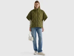 Quilted cape with lightweight padding