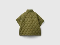 Quilted cape with lightweight padding