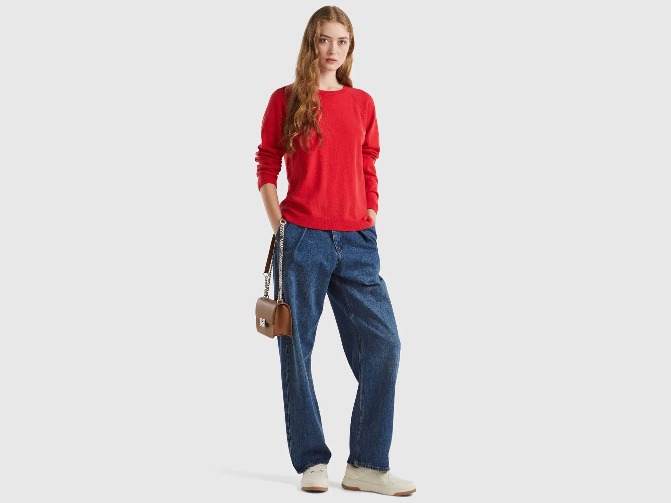 Red crew neck sweater in wool and cashmere blend