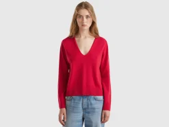Red plum V-neck sweater in pure Merino wool