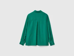 Regular fit flowy shirt