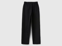 Regular fit flowy trousers