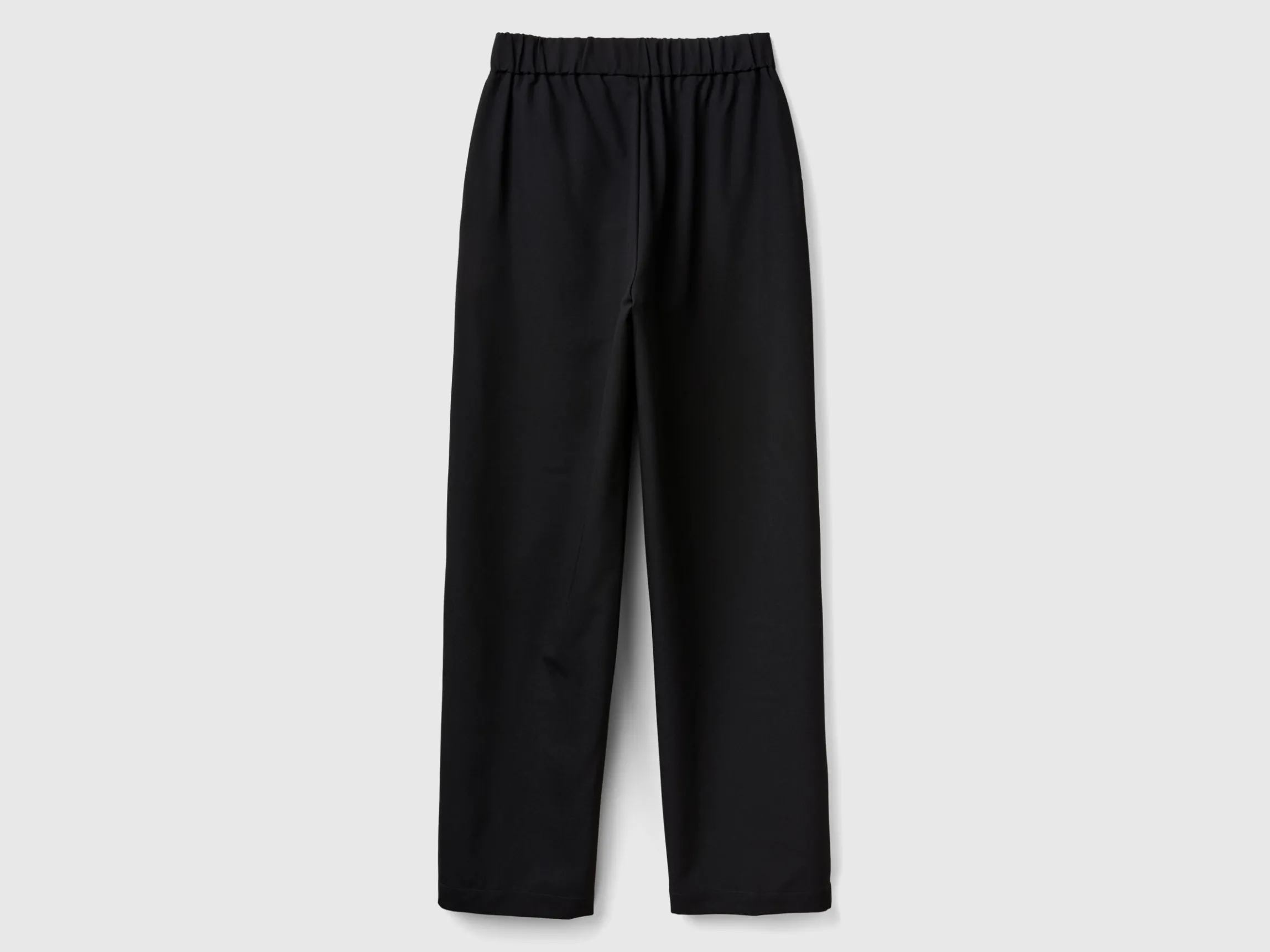 Regular fit flowy trousers