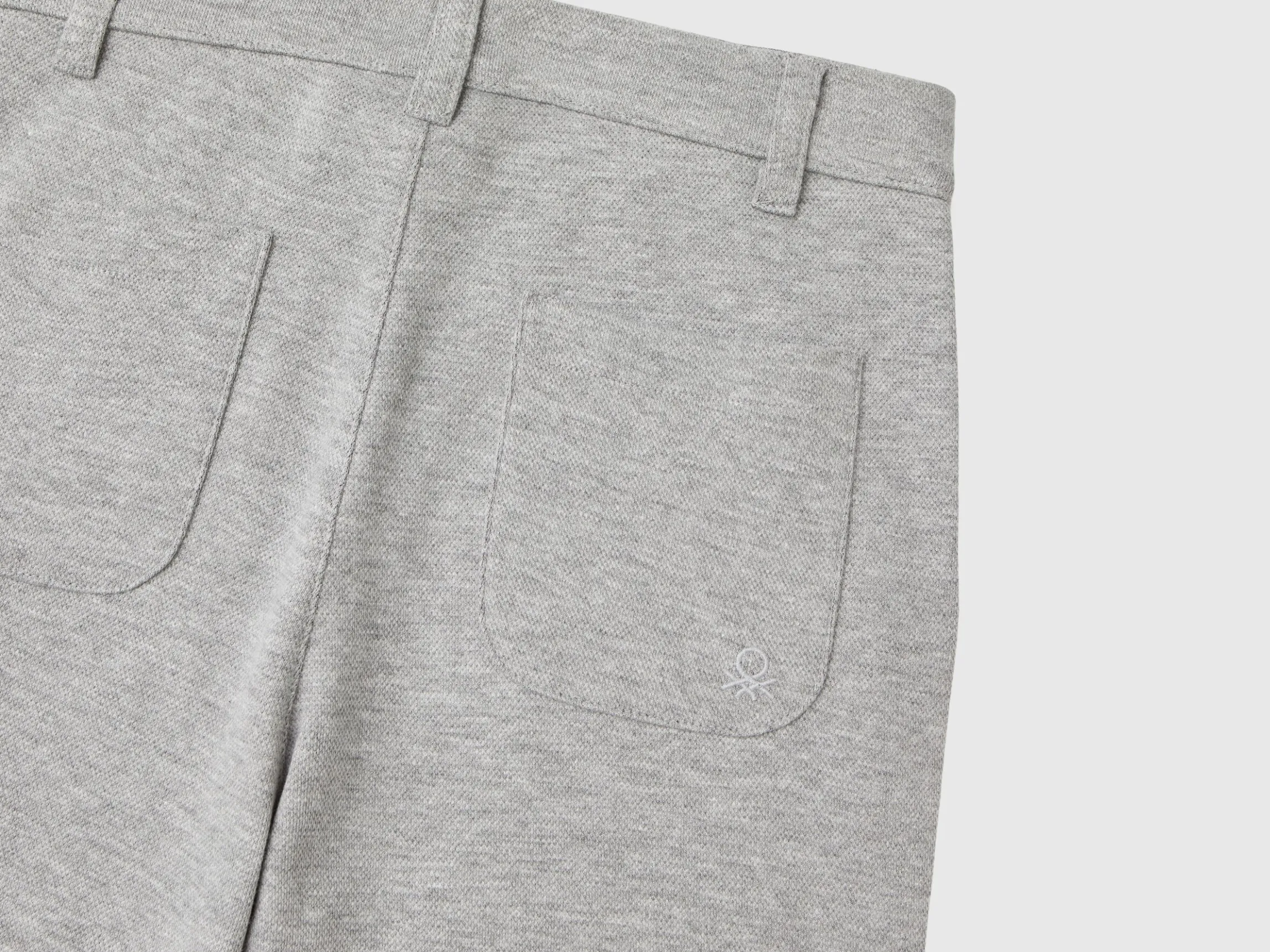 Regular fit trousers with drawstring