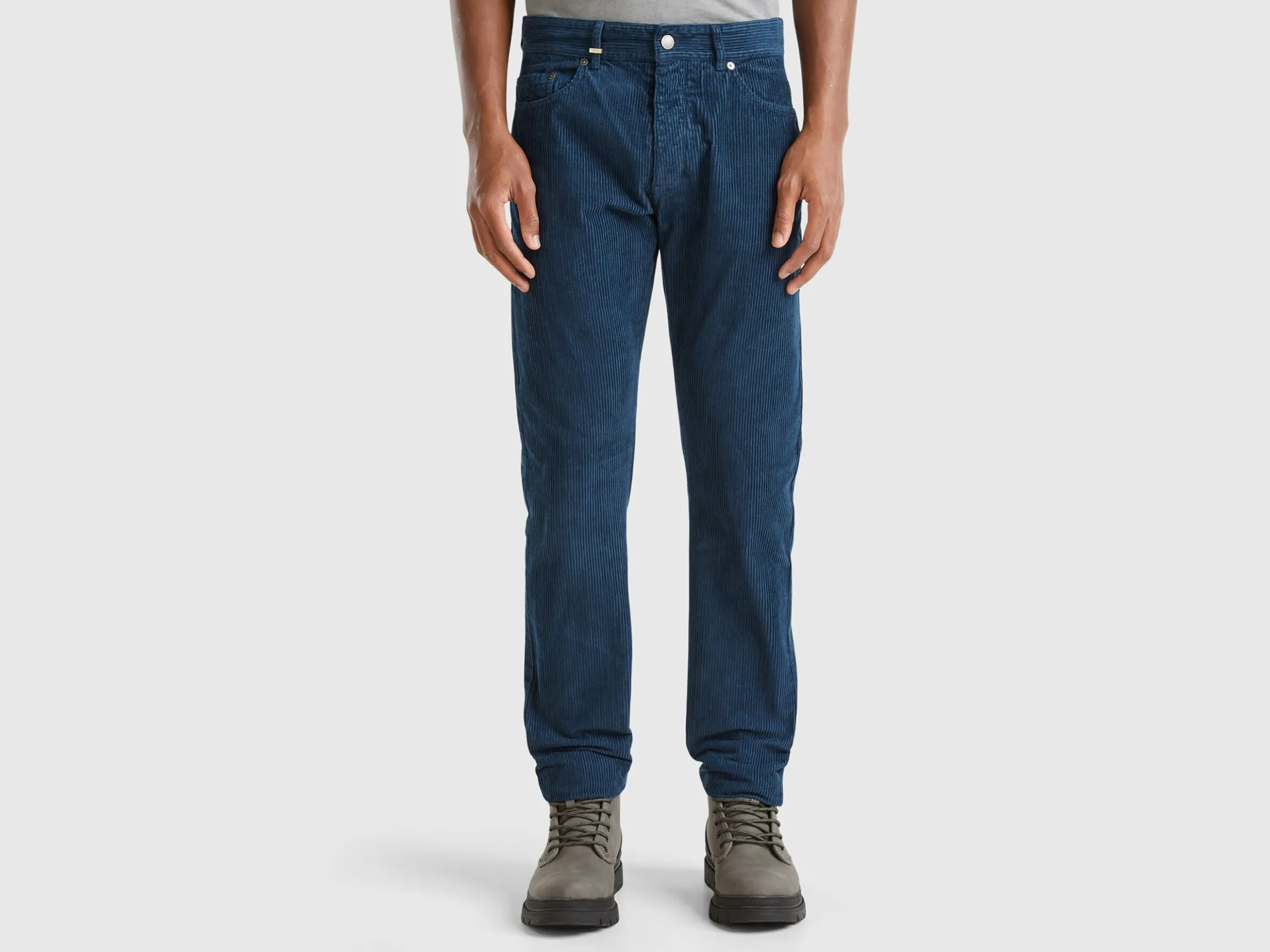 Regular fit velvet trousers