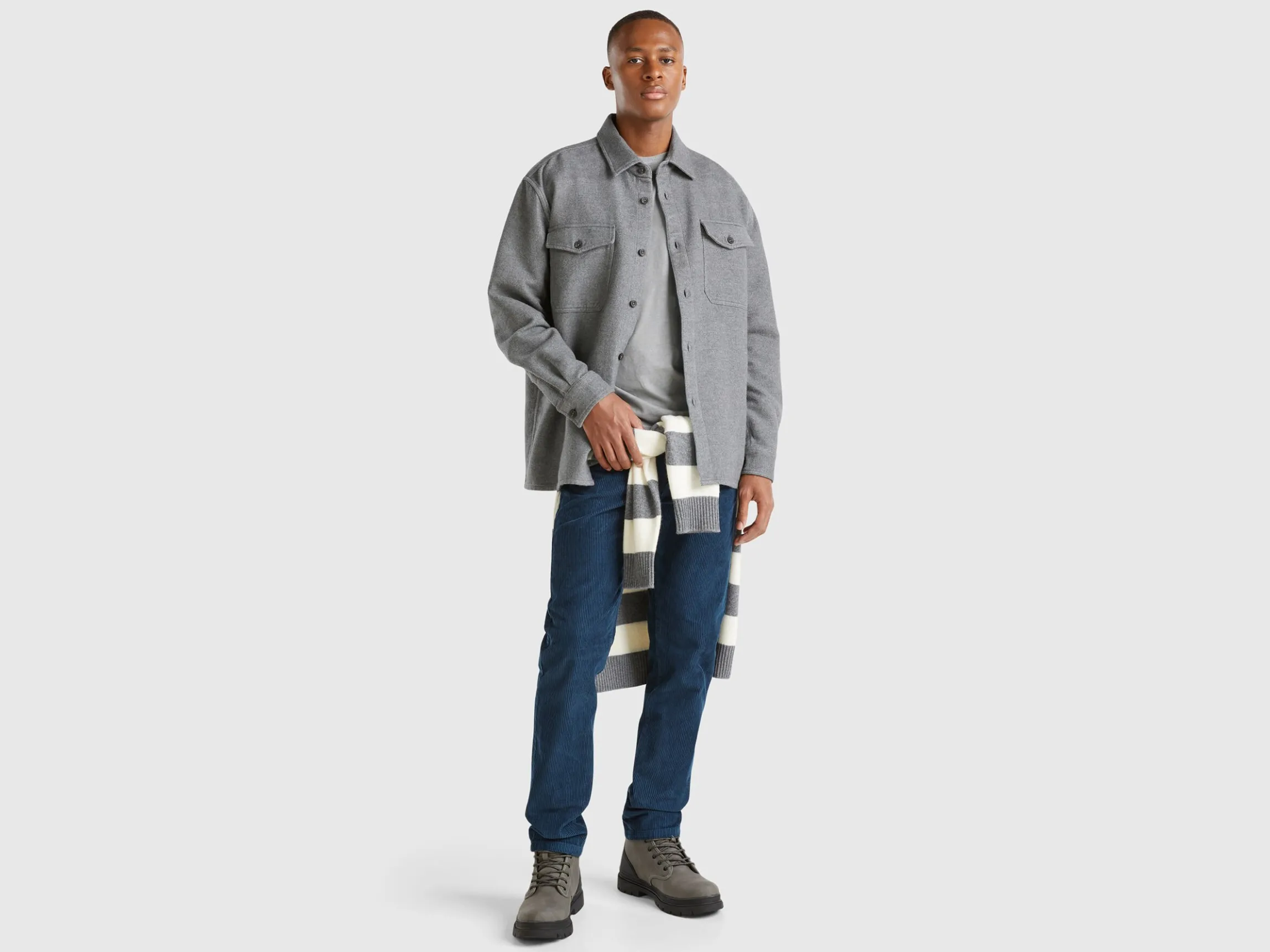 Regular fit velvet trousers